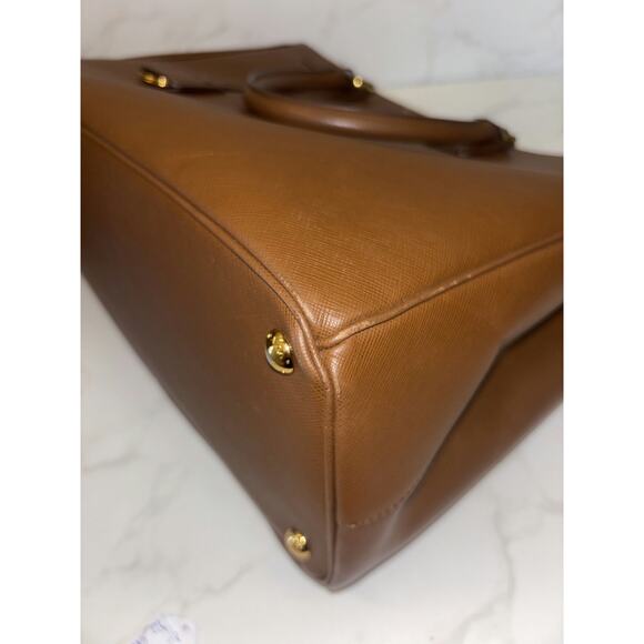 Prada Saffiano Leather Tote Bag in Tan - Excellent Condition - Picture 3 of 9